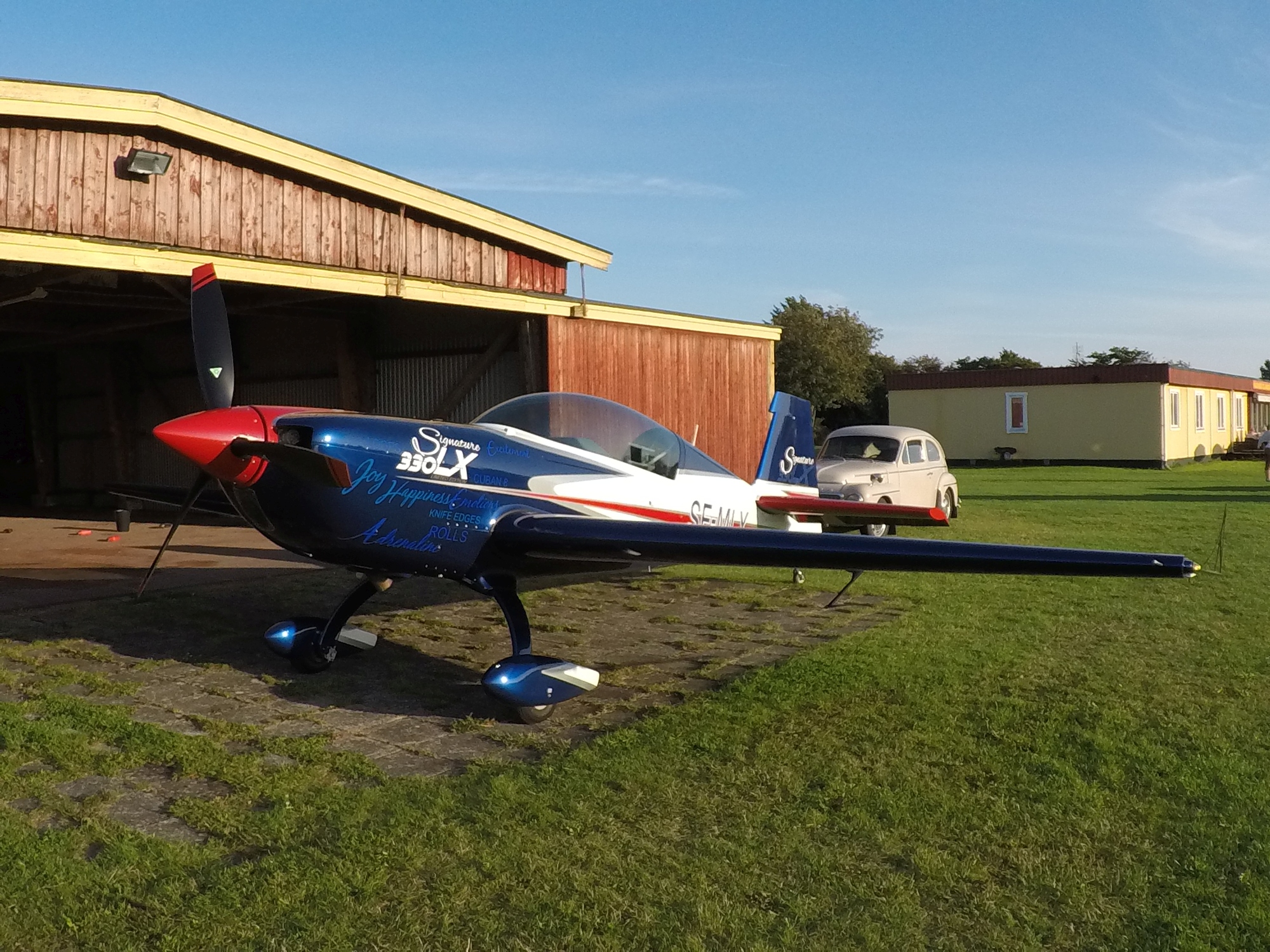 GOPR2056, EXTRA 330 LX SEMLX, yes 50.jpg